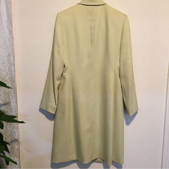 TAHARI Sleek, shimmer, hidden button, pockets, long coat with silky inner lining - Picture 2 of 7